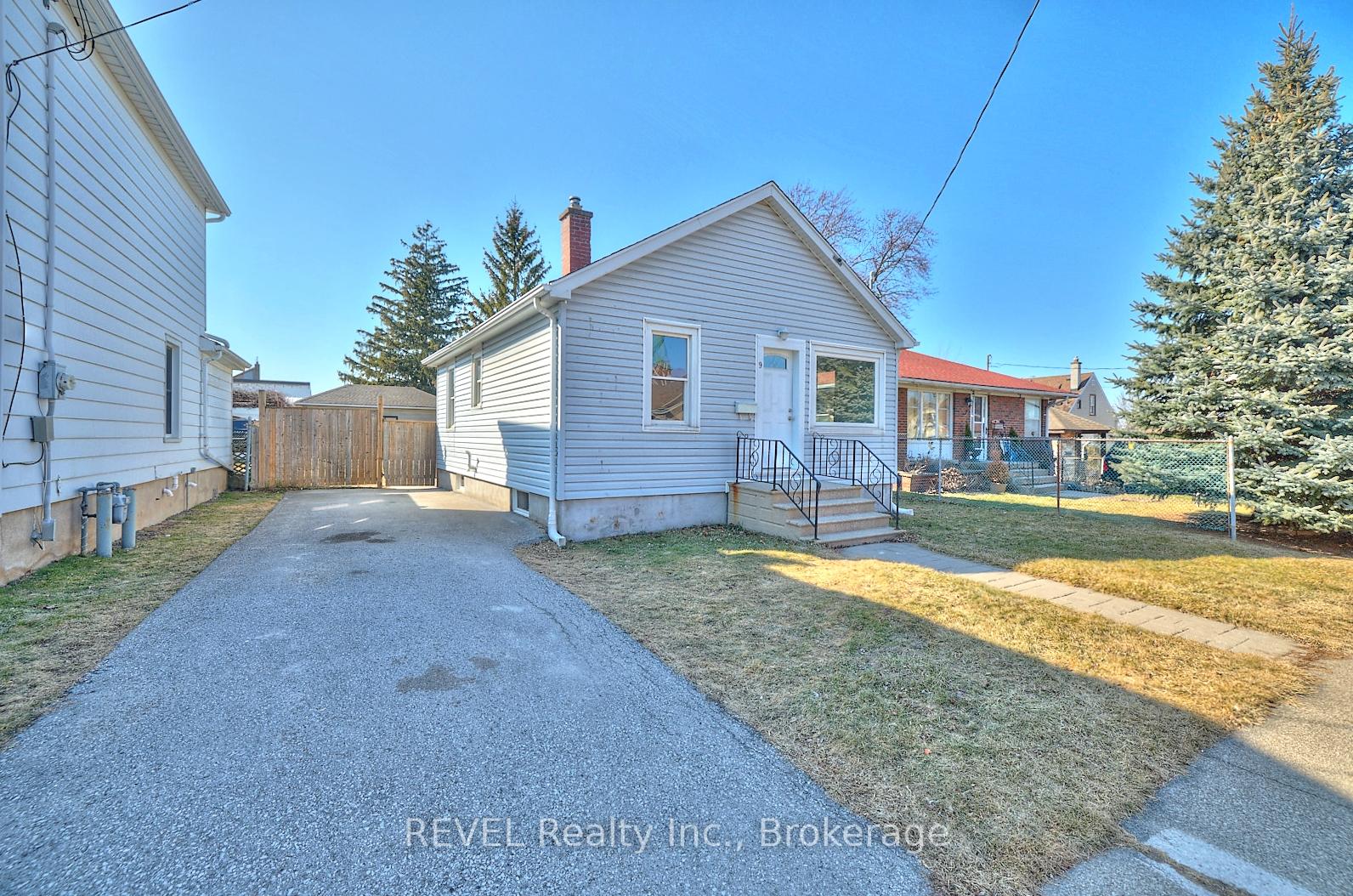 Front of 9 Colborne Street
