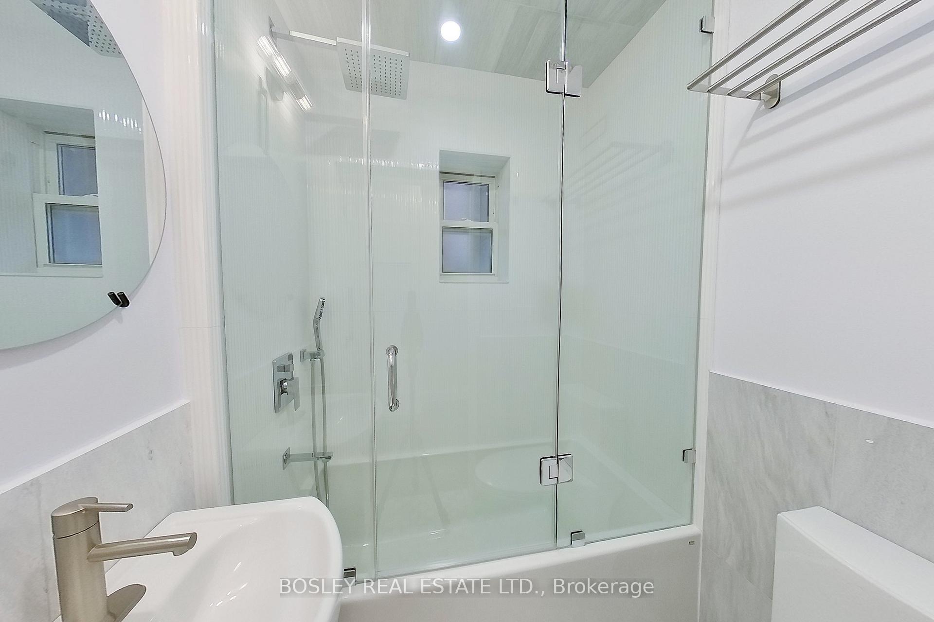 Photo 10 of Unit Lower, 9 Hambly Avenue, Toronto, The Beaches — HOMEH