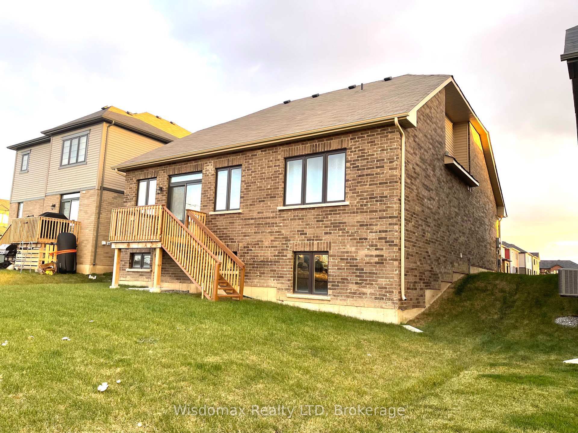 Photo 32 of 6 Explorer Way, Thorold, Rolling Meadows — HOMEH