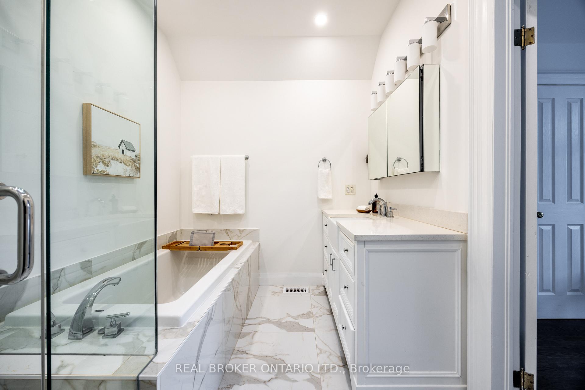 Photo 17 of 258 Douglas Avenue, Toronto, Lawrence Park North — HOMEH