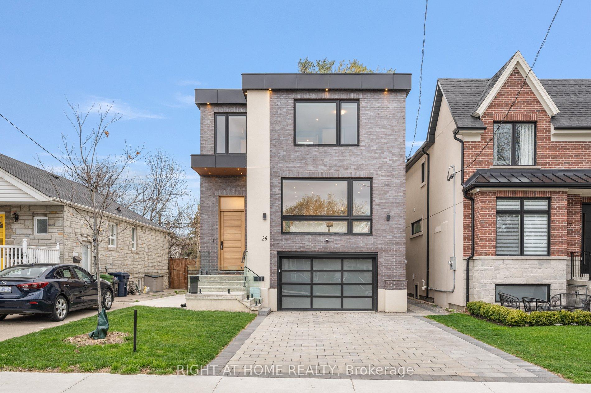 Photo 3 of 29 Machockie Road, Toronto, East York — HOMEH