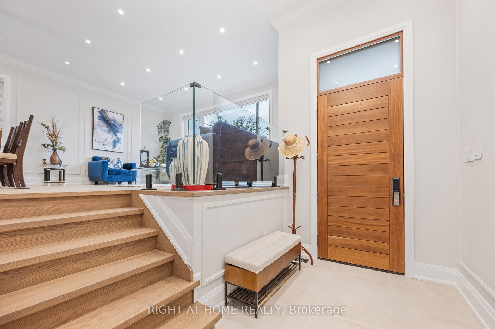 Photo 6 of 29 Machockie Road, Toronto, East York — HOMEH