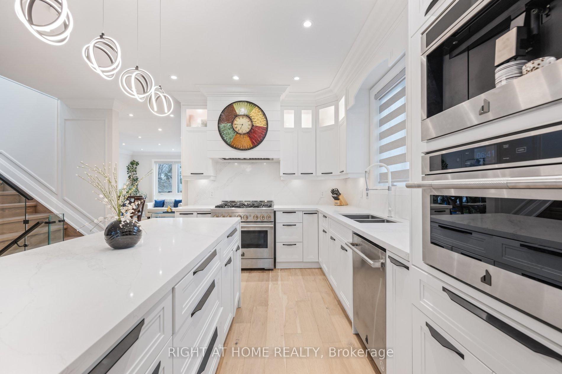 Photo 17 of 29 Machockie Road, Toronto, East York — HOMEH