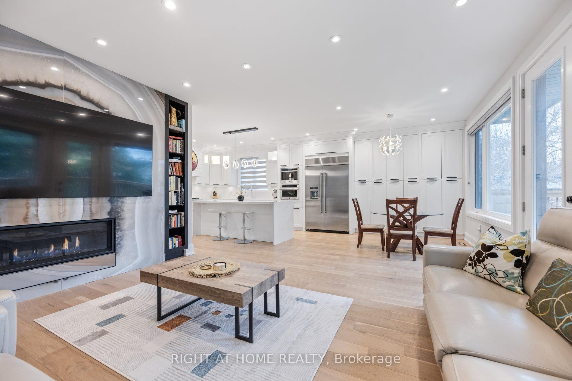 Photo 23 of 29 Machockie Road, Toronto, East York — HOMEH