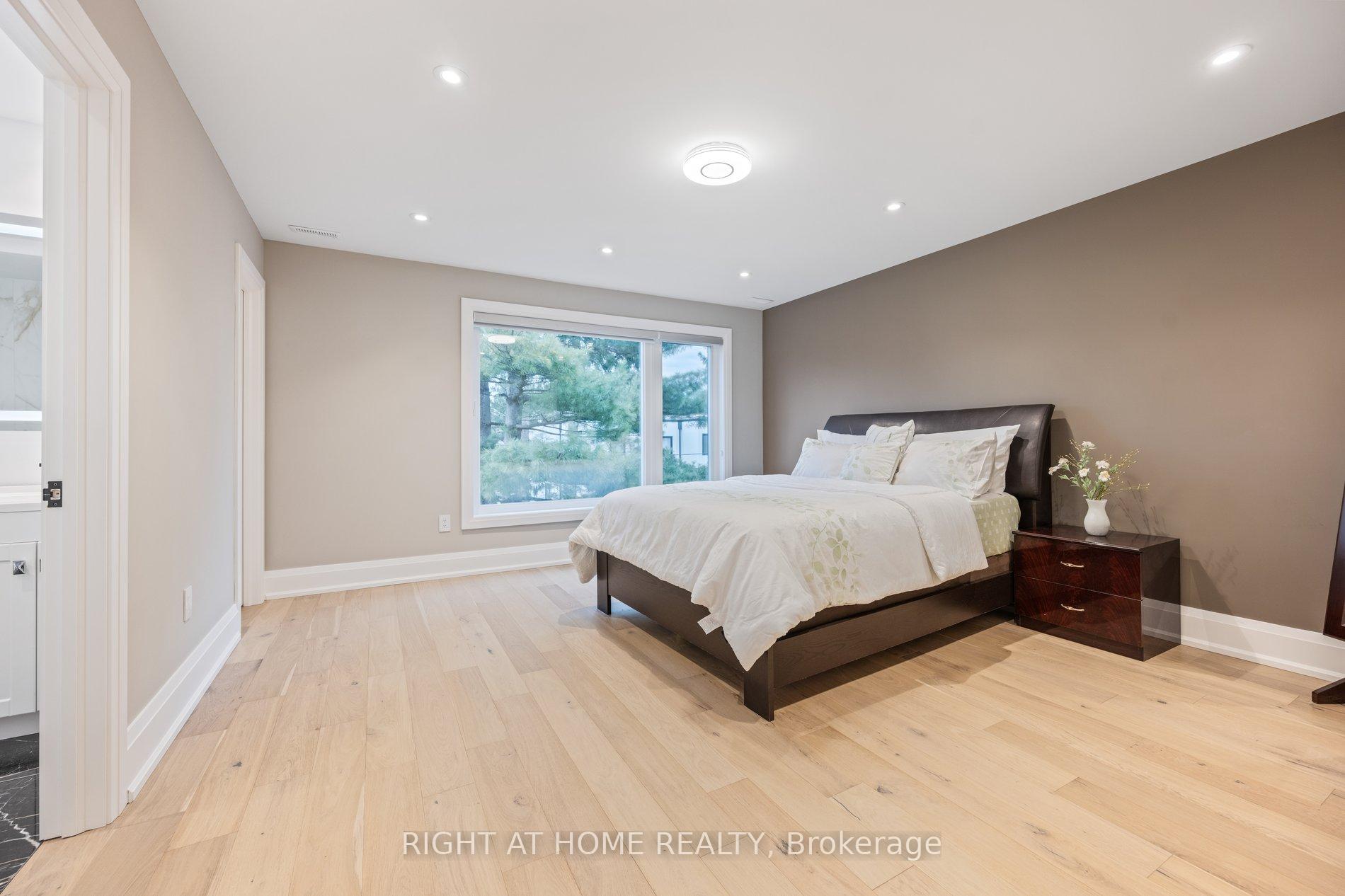 Photo 27 of 29 Machockie Road, Toronto, East York — HOMEH