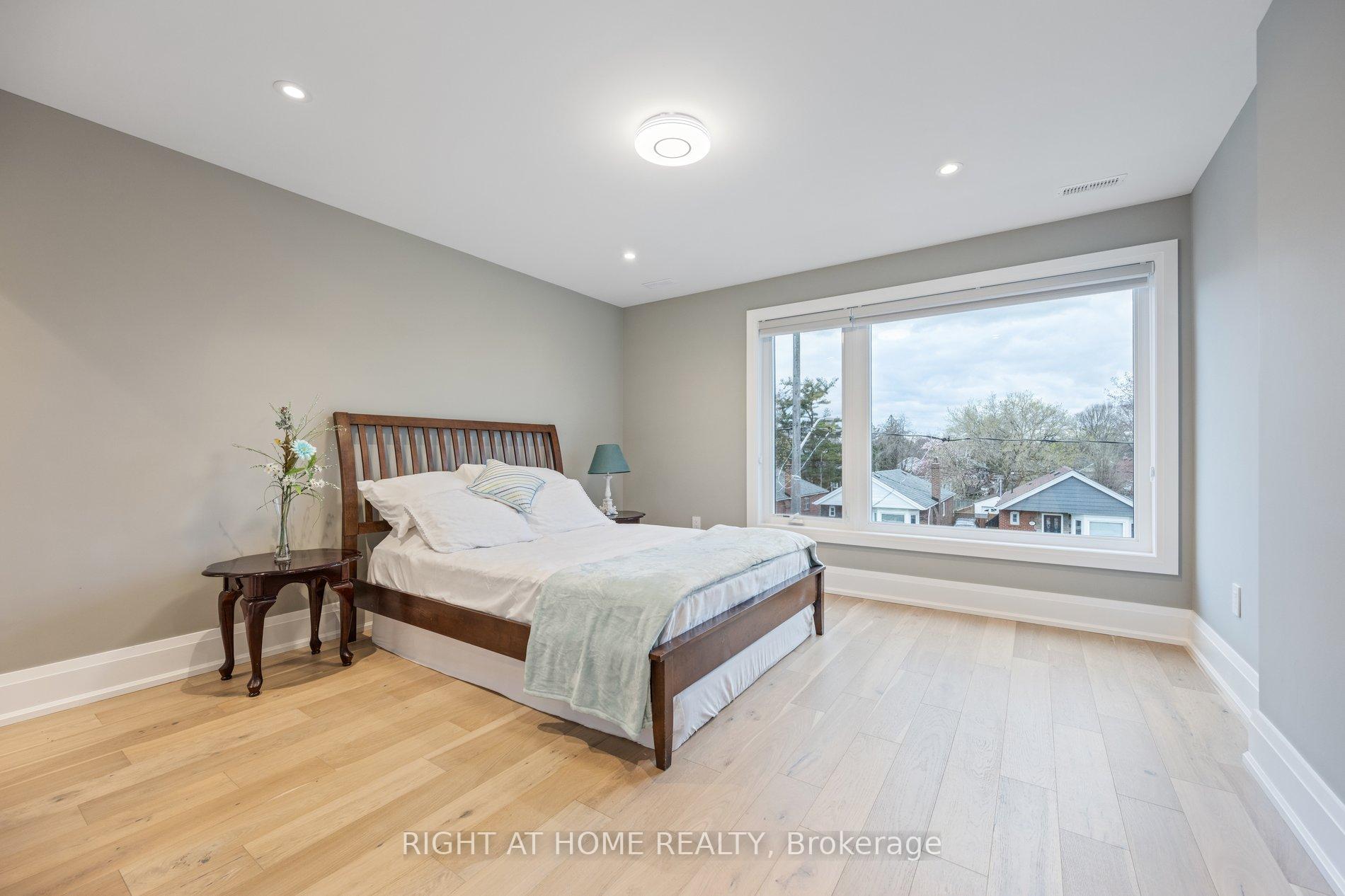 Photo 33 of 29 Machockie Road, Toronto, East York — HOMEH