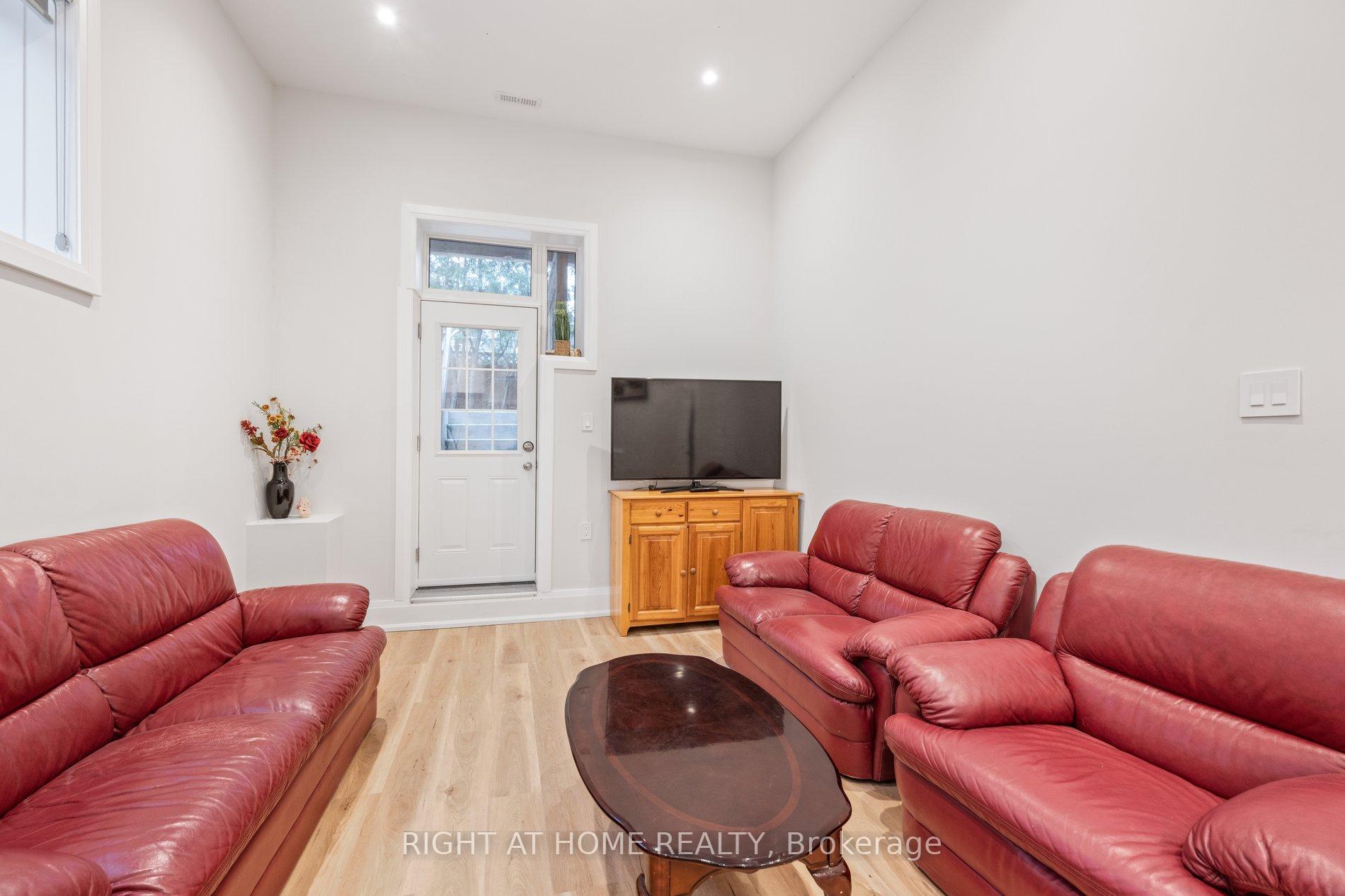 Photo 43 of 29 Machockie Road, Toronto, East York — HOMEH