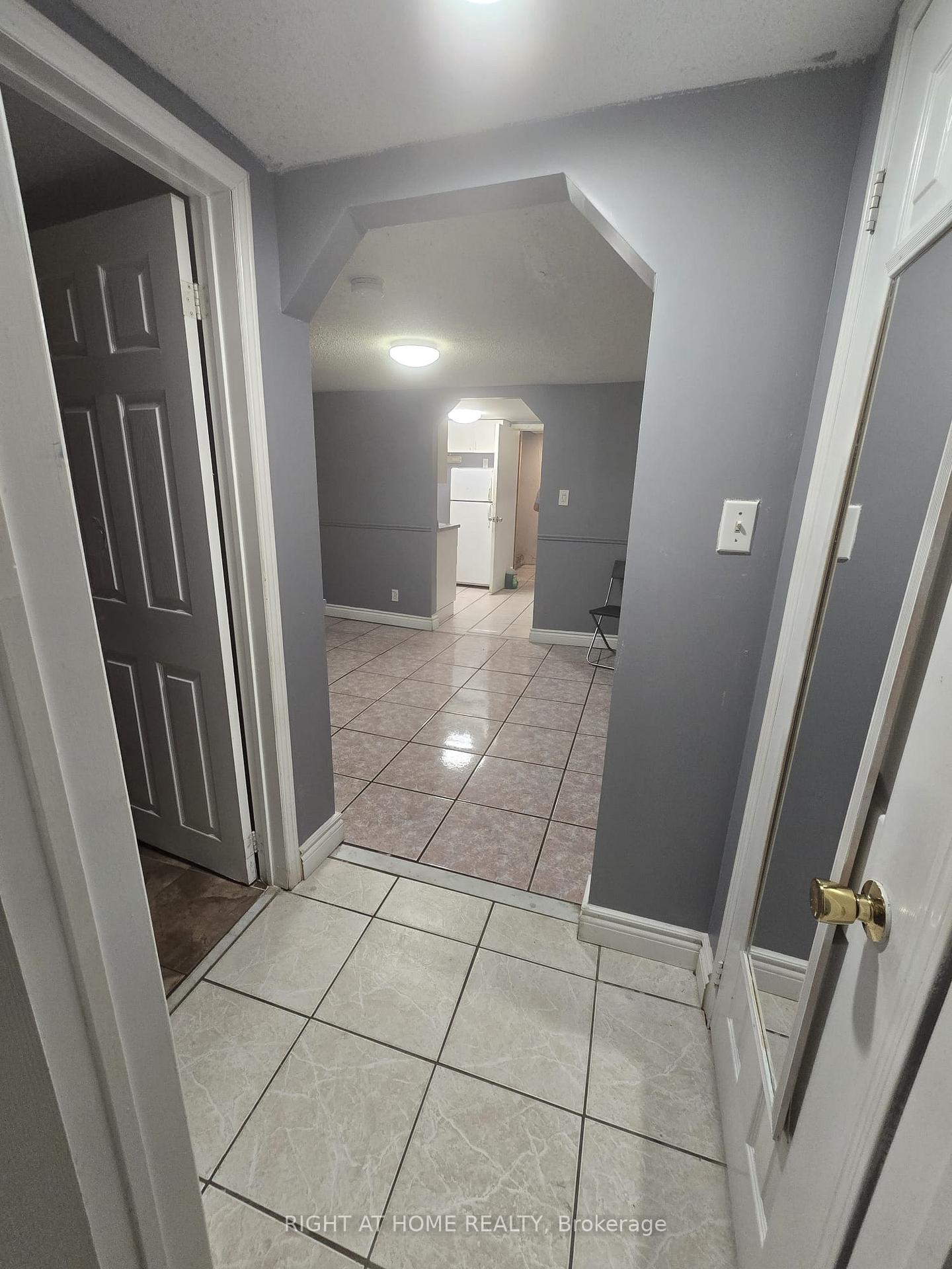 Photo 4 of Unit B1, 342 Northcliffe Boulevard W, Toronto, Oakwood Village — HOMEH