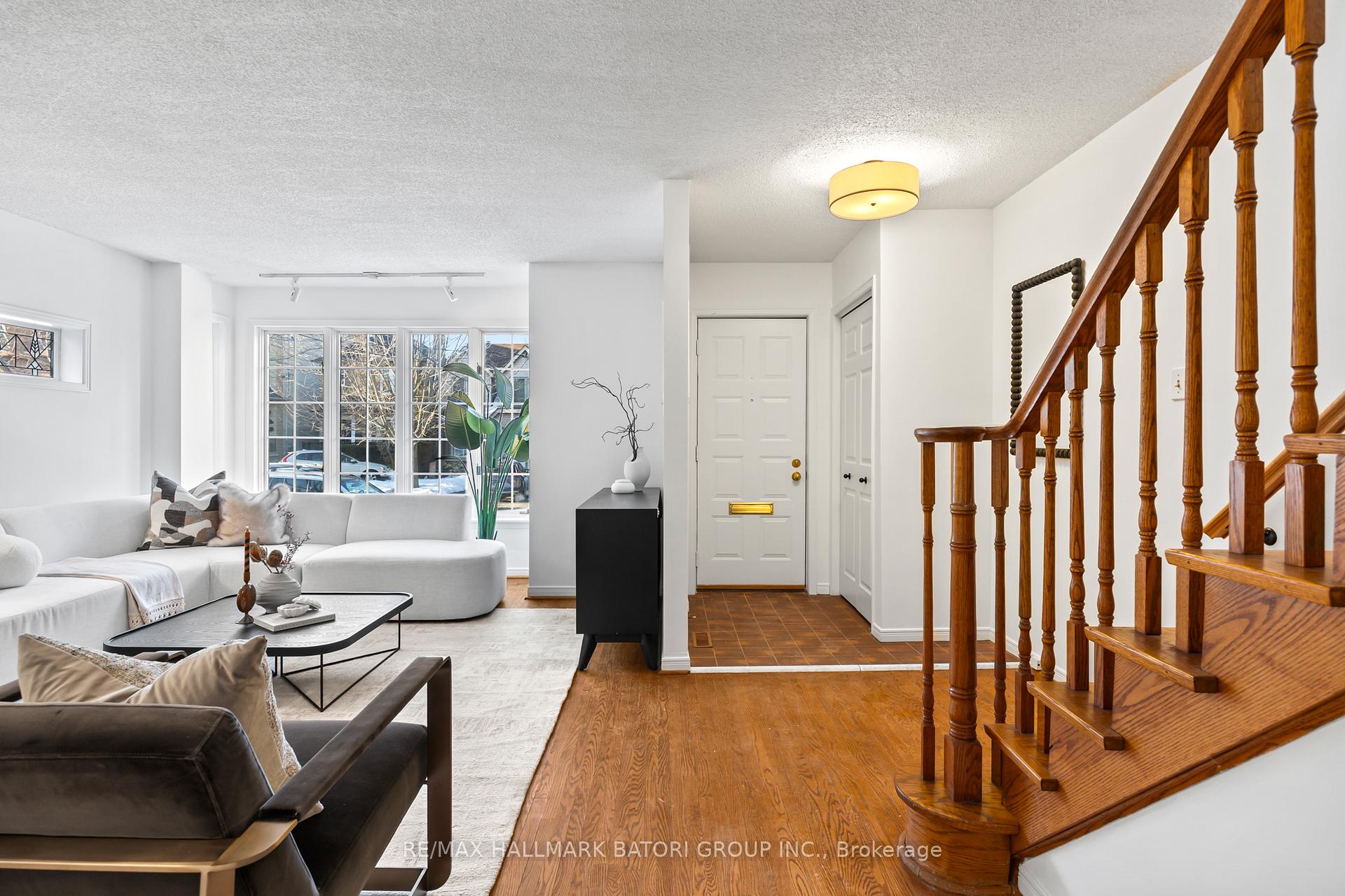 Photo 2 of 125 Glengarry Avenue, Toronto, Lawrence Park North — HOMEH