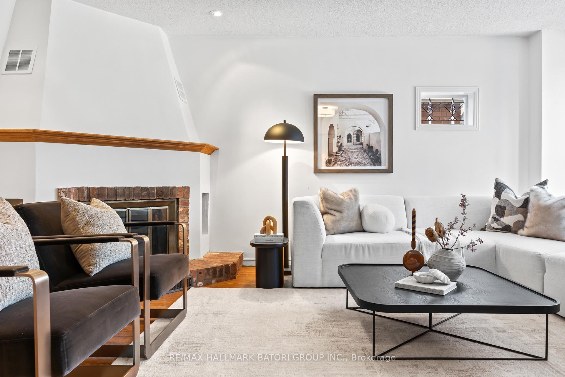 Photo 3 of 125 Glengarry Avenue, Toronto, Lawrence Park North — HOMEH
