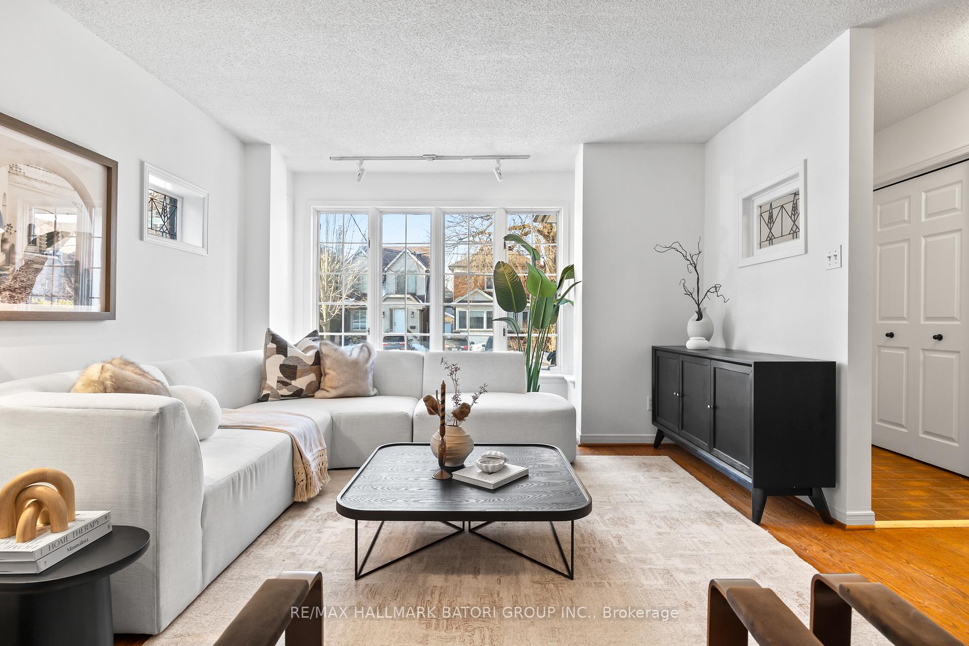 Photo 5 of 125 Glengarry Avenue, Toronto, Lawrence Park North — HOMEH