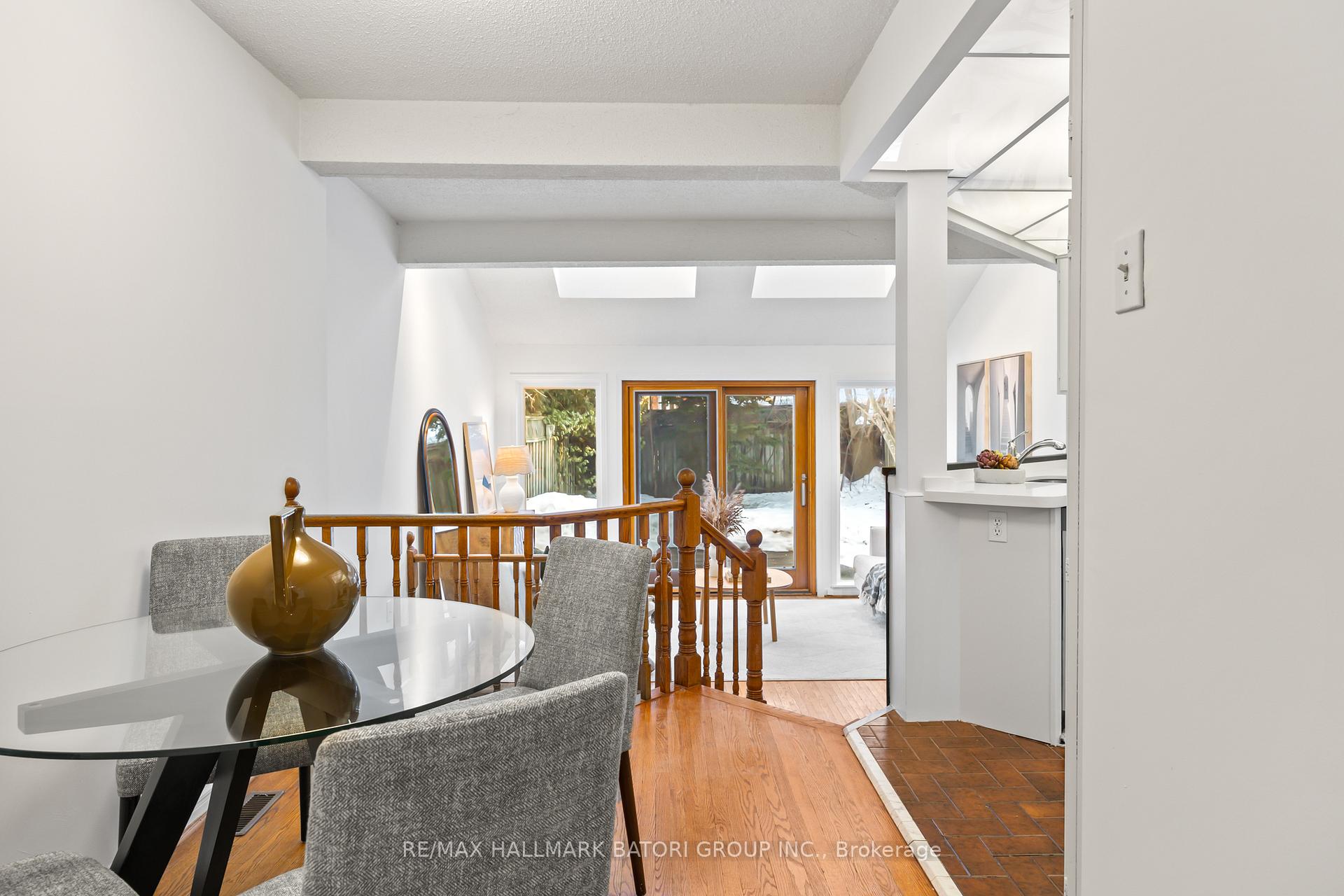 Photo 10 of 125 Glengarry Avenue, Toronto, Lawrence Park North — HOMEH