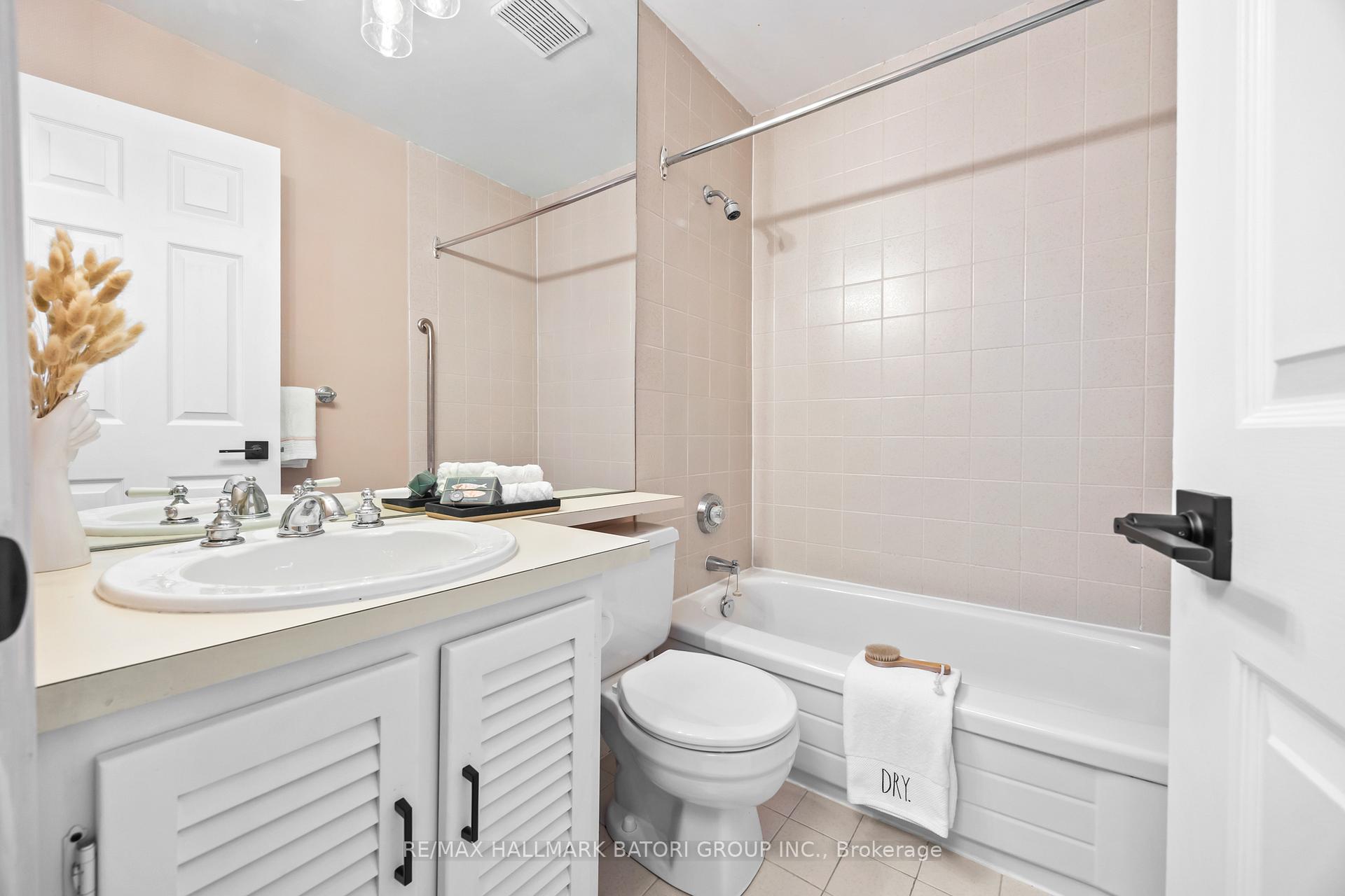Photo 17 of 125 Glengarry Avenue, Toronto, Lawrence Park North — HOMEH