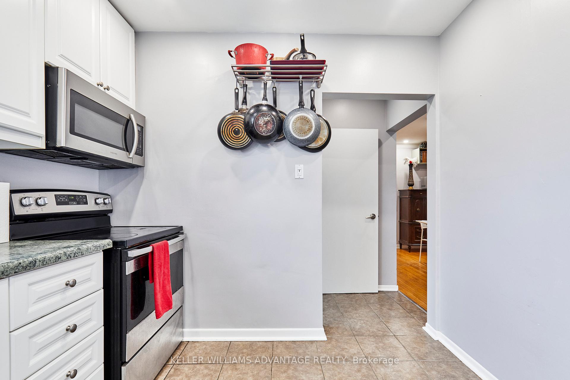 Photo 6 of 9 Chapman Avenue, Toronto, O'Connor-Parkview — HOMEH