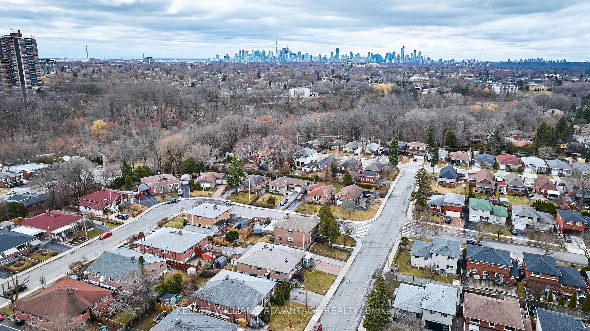 Photo 45 of 9 Chapman Avenue, Toronto, O'Connor-Parkview — HOMEH