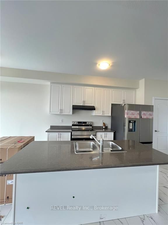 Photo 9 of 20 Lemon Avenue, Thorold, Hurricane/Merrittville — HOMEH
