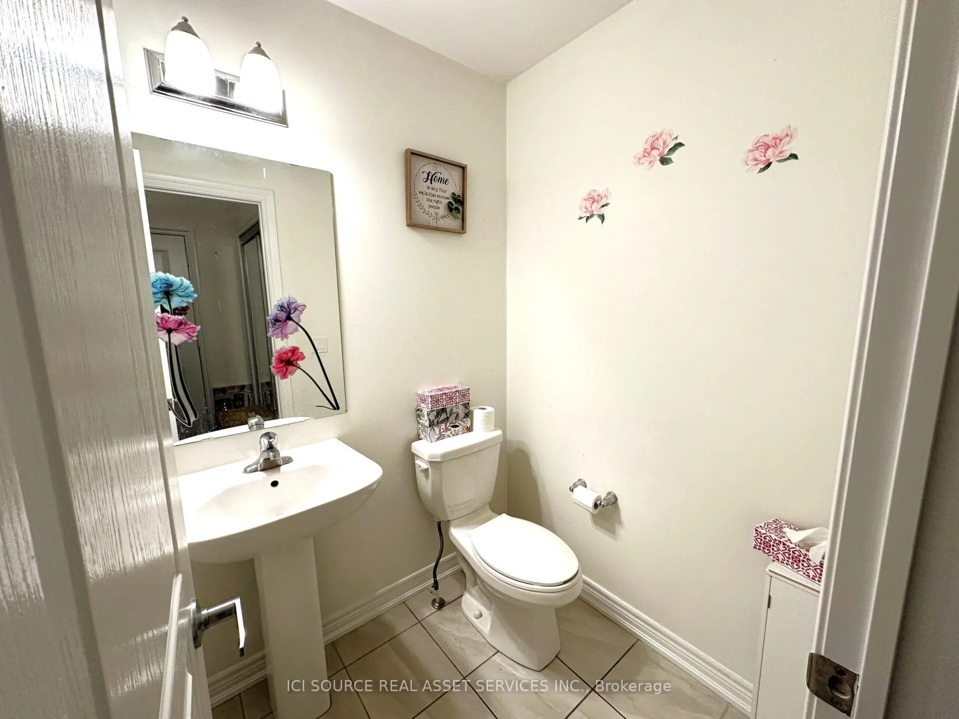 Photo 3 of 29 Tabaret Crescent, Oshawa, Windfields — HOMEH