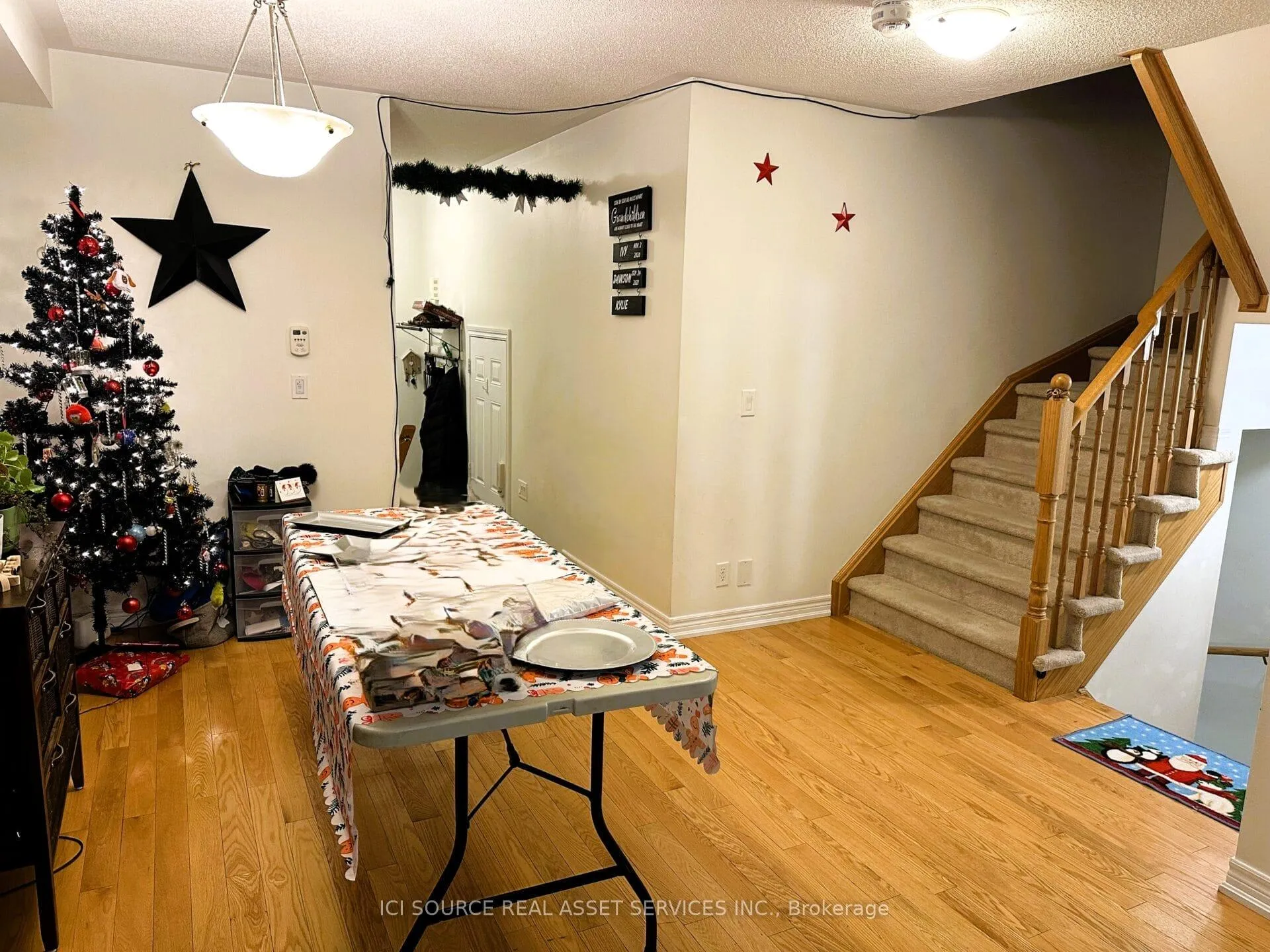 Photo 5 of 29 Tabaret Crescent, Oshawa, Windfields — HOMEH