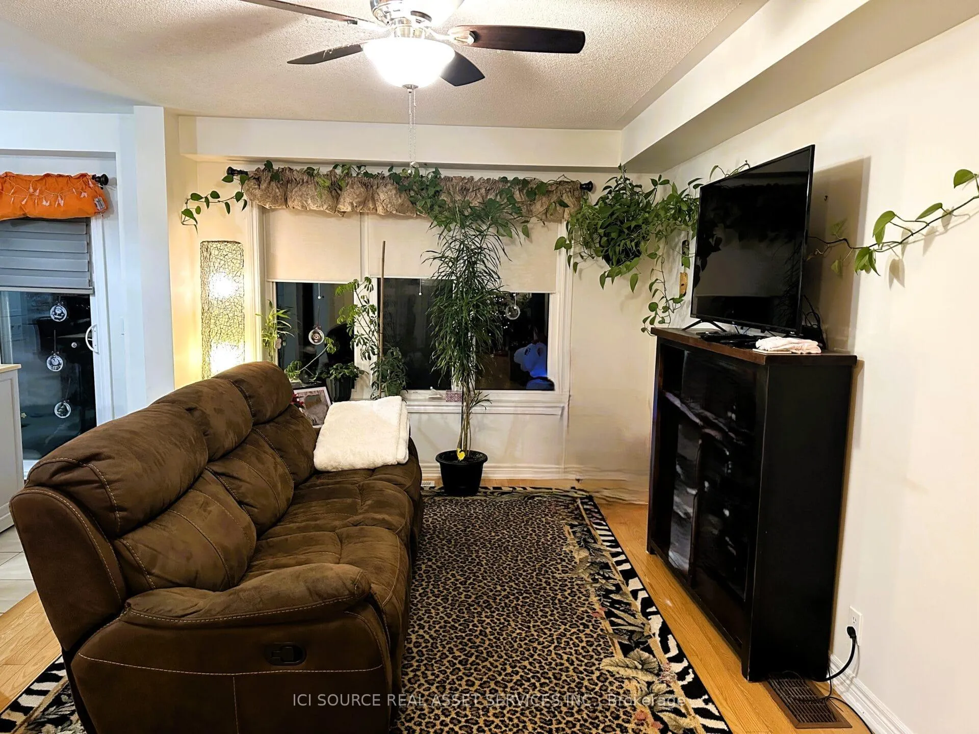 Photo 7 of 29 Tabaret Crescent, Oshawa, Windfields — HOMEH
