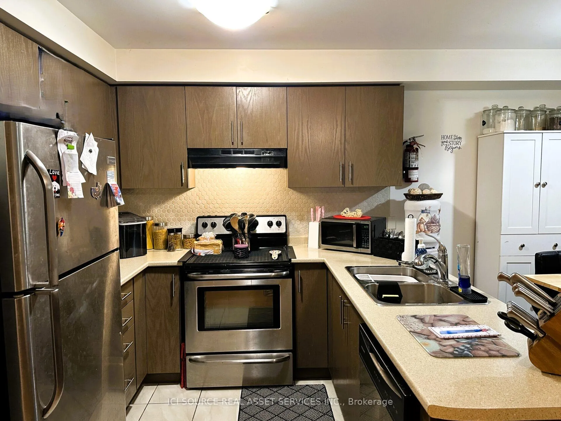 Photo 8 of 29 Tabaret Crescent, Oshawa, Windfields — HOMEH