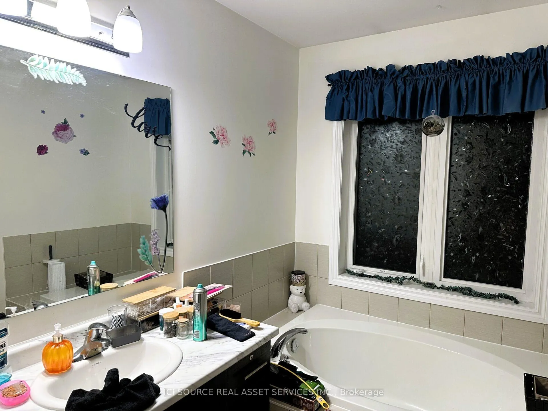 Photo 12 of 29 Tabaret Crescent, Oshawa, Windfields — HOMEH