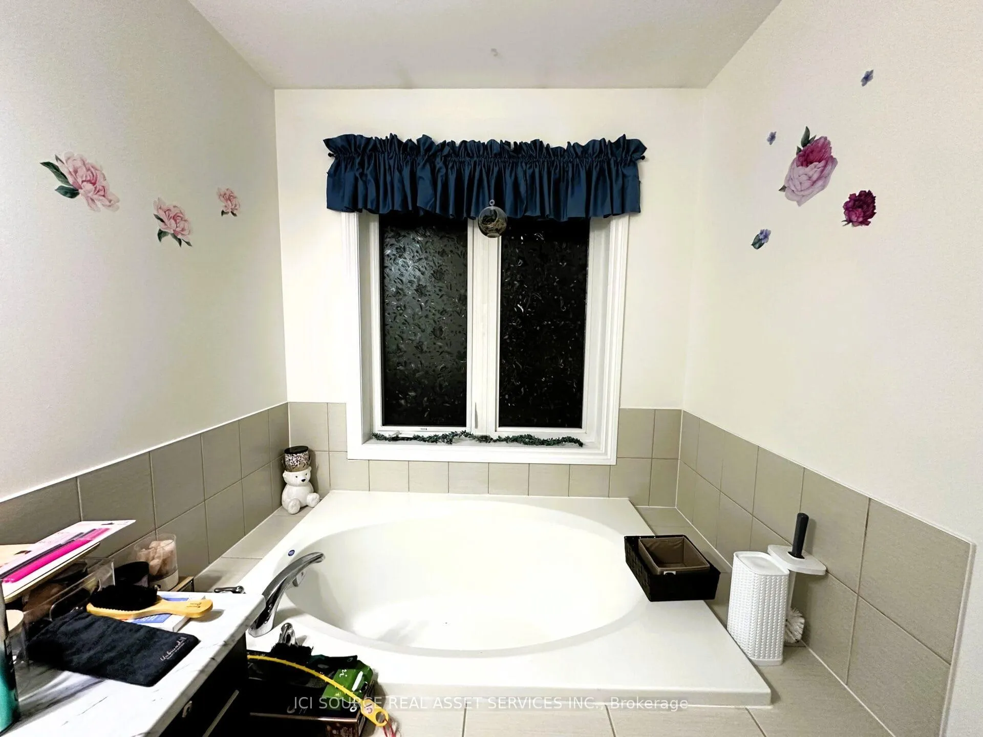 Photo 13 of 29 Tabaret Crescent, Oshawa, Windfields — HOMEH