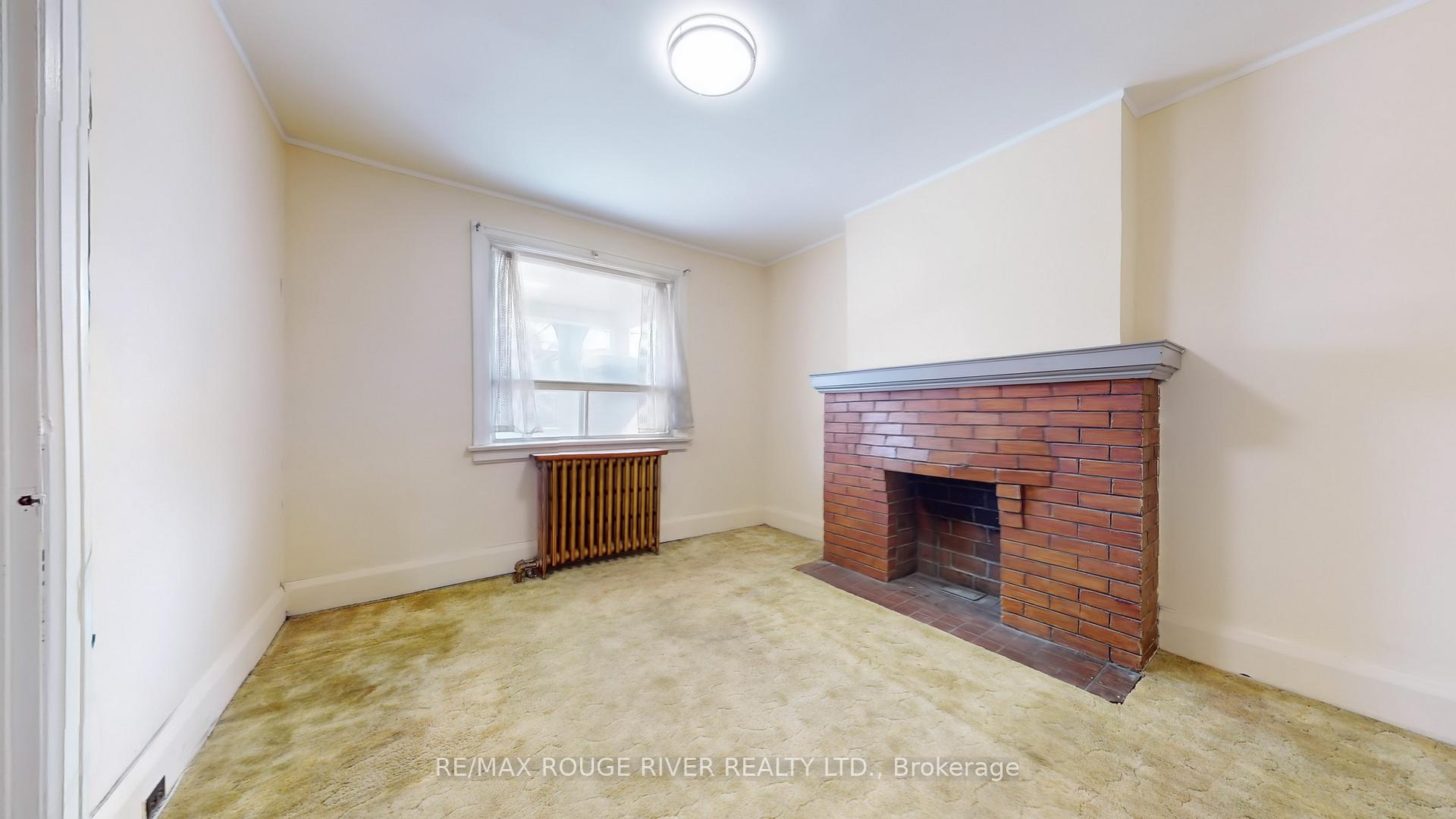 Photo 2 of 218 Dewhurst Boulevard N, Toronto, Danforth Village-East York — HOMEH