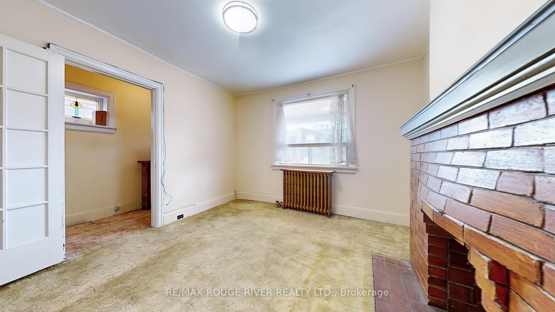 Photo 3 of 218 Dewhurst Boulevard N, Toronto, Danforth Village-East York — HOMEH