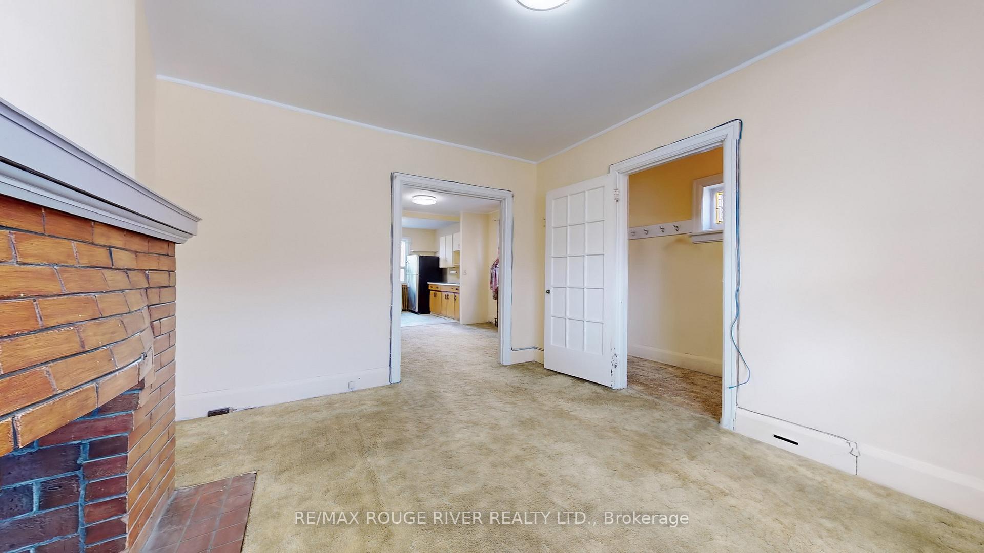 Photo 5 of 218 Dewhurst Boulevard N, Toronto, Danforth Village-East York — HOMEH