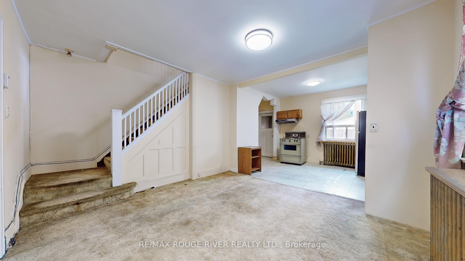 Photo 7 of 218 Dewhurst Boulevard N, Toronto, Danforth Village-East York — HOMEH
