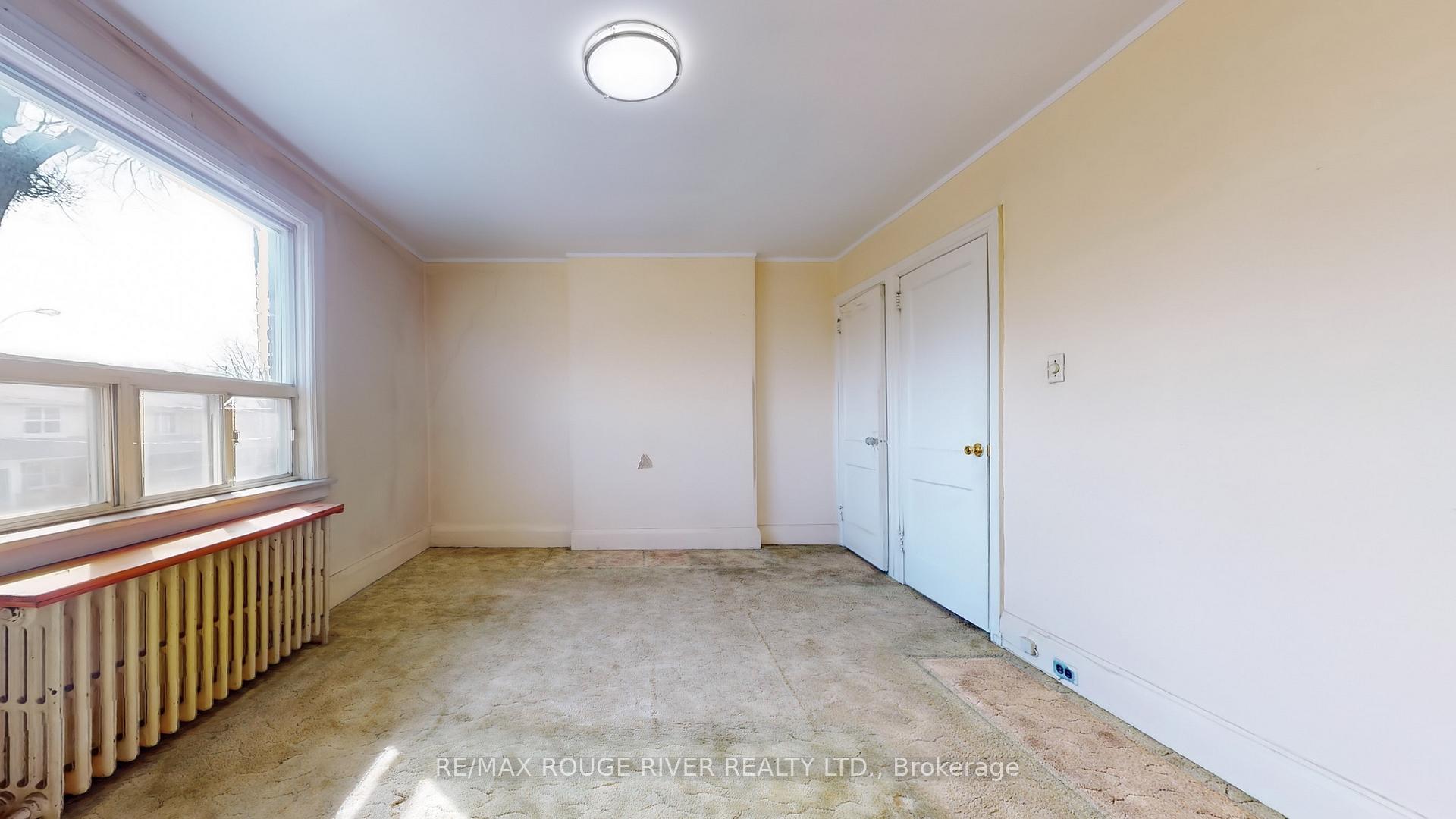 Photo 14 of 218 Dewhurst Boulevard N, Toronto, Danforth Village-East York — HOMEH