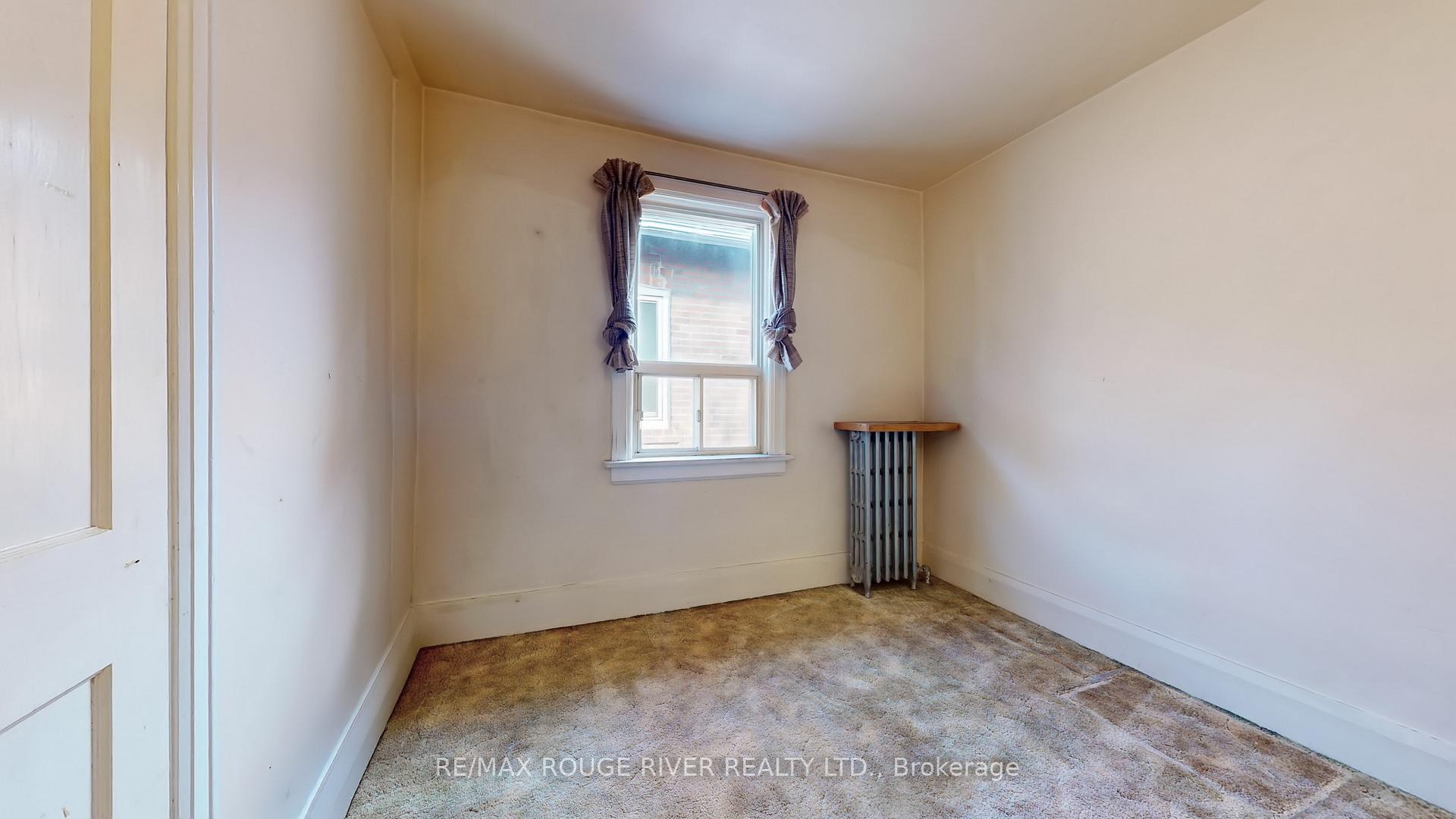 Photo 15 of 218 Dewhurst Boulevard N, Toronto, Danforth Village-East York — HOMEH
