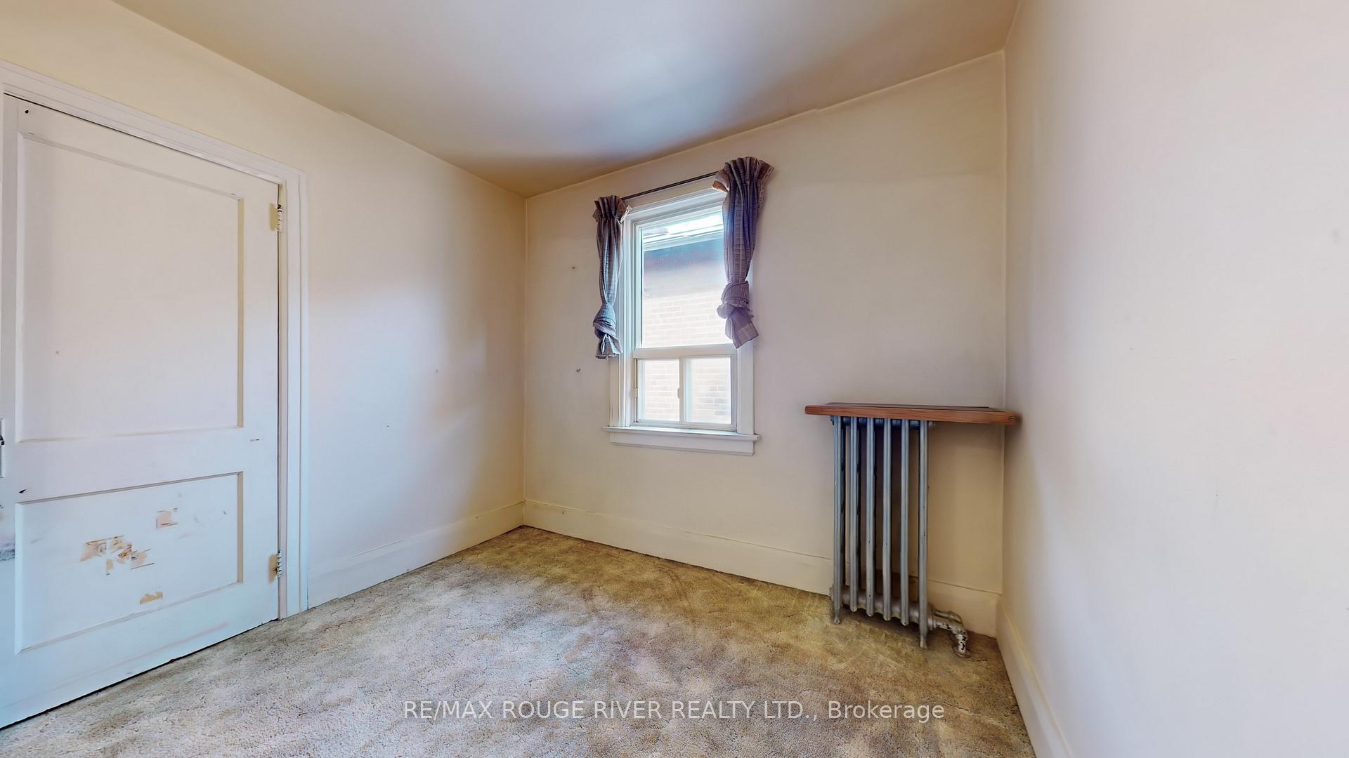 Photo 16 of 218 Dewhurst Boulevard N, Toronto, Danforth Village-East York — HOMEH