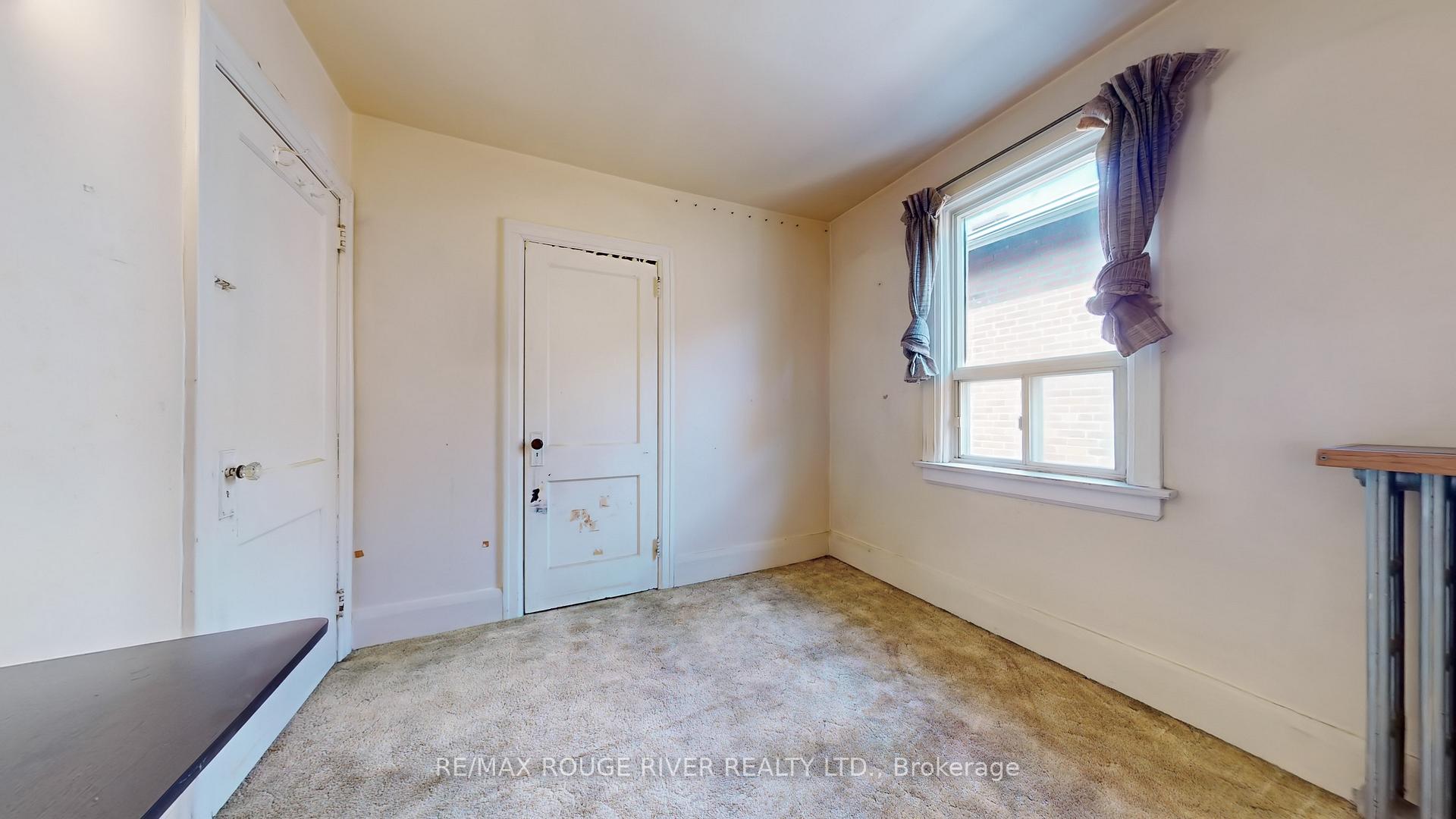 Photo 17 of 218 Dewhurst Boulevard N, Toronto, Danforth Village-East York — HOMEH