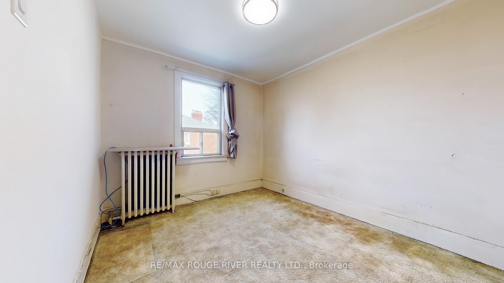 Photo 18 of 218 Dewhurst Boulevard N, Toronto, Danforth Village-East York — HOMEH