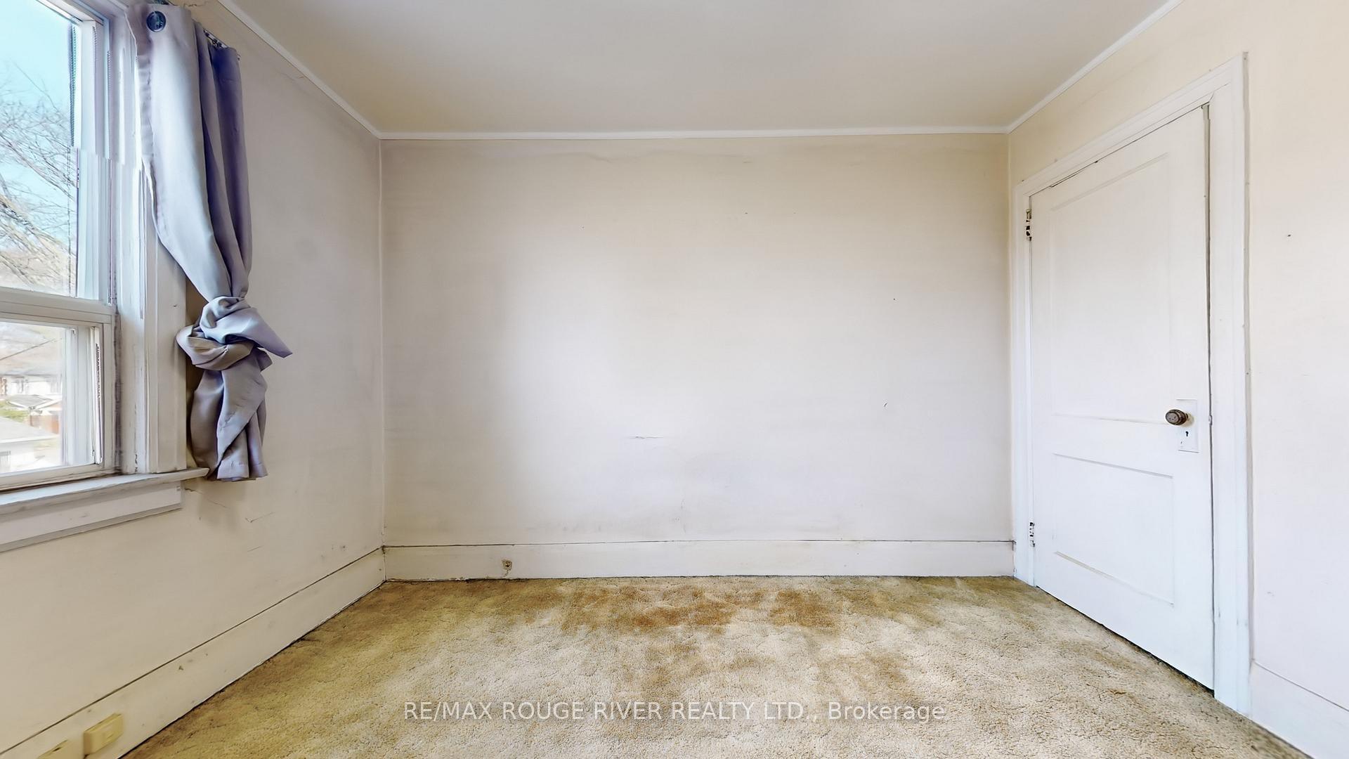 Photo 20 of 218 Dewhurst Boulevard N, Toronto, Danforth Village-East York — HOMEH