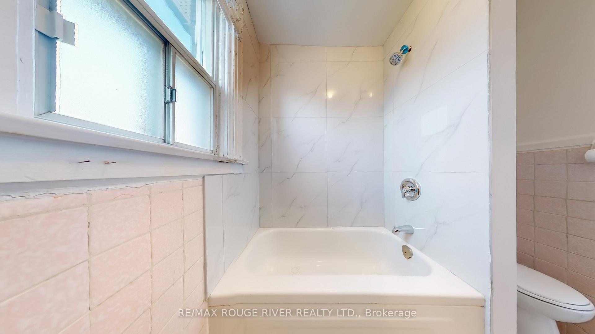 Photo 22 of 218 Dewhurst Boulevard N, Toronto, Danforth Village-East York — HOMEH