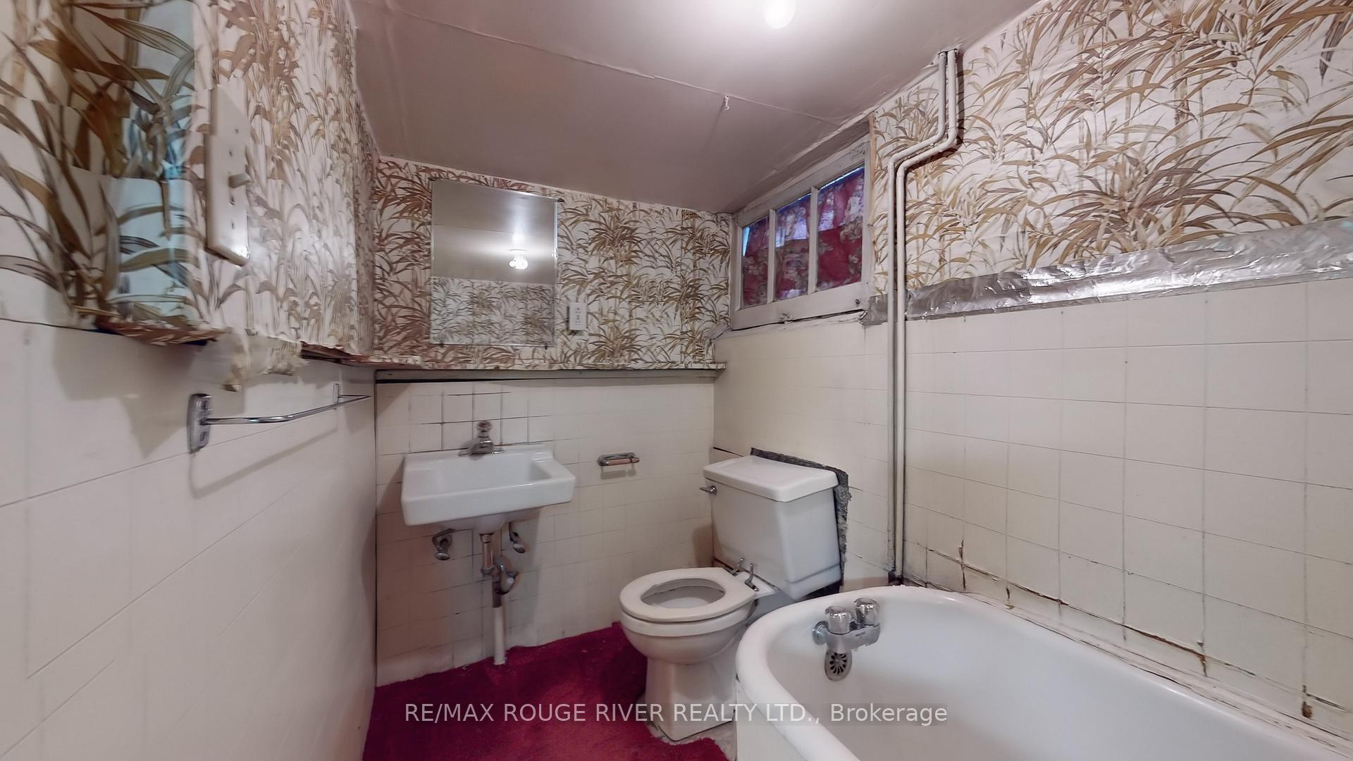 Photo 27 of 218 Dewhurst Boulevard N, Toronto, Danforth Village-East York — HOMEH