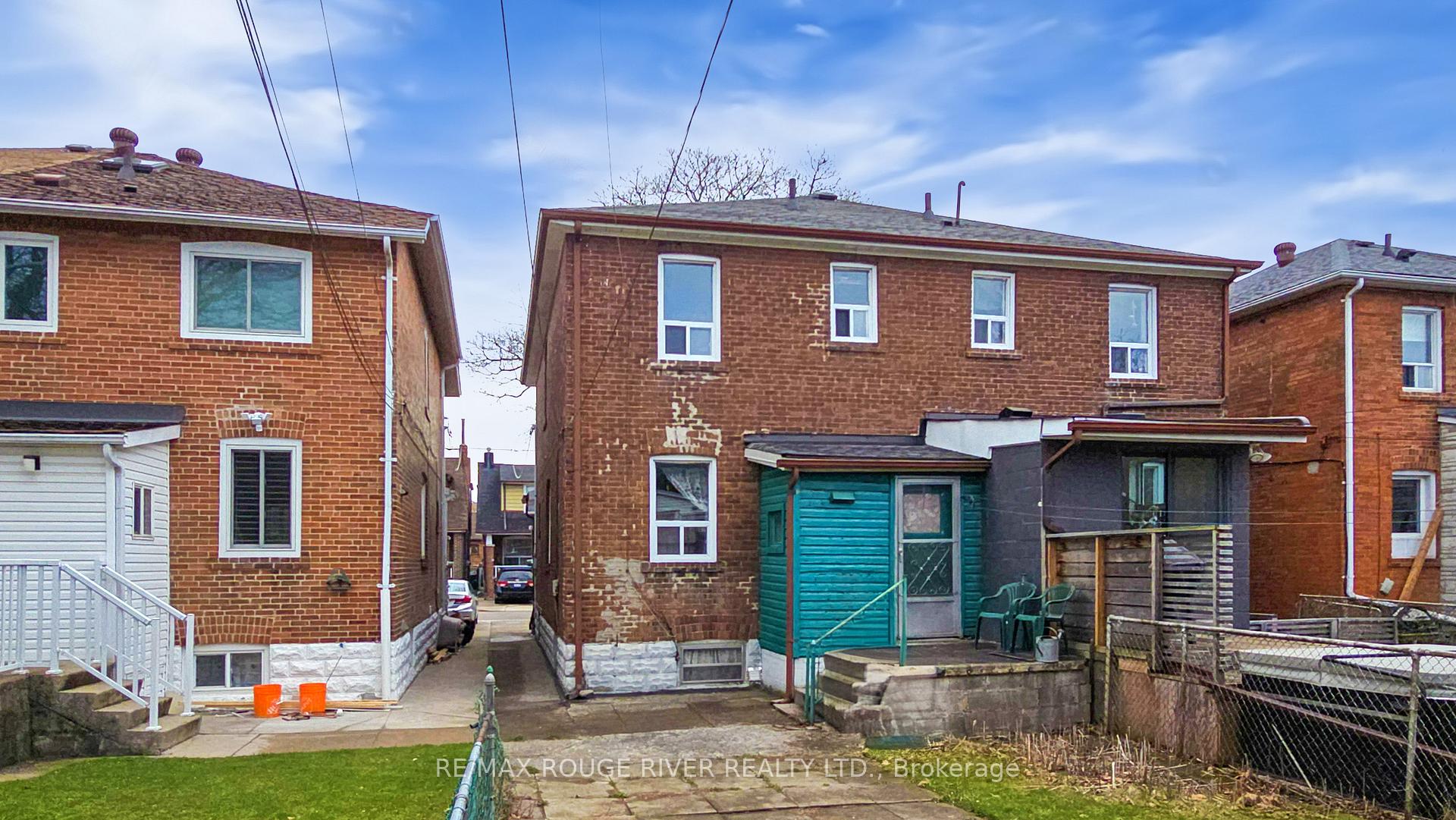 Photo 30 of 218 Dewhurst Boulevard N, Toronto, Danforth Village-East York — HOMEH