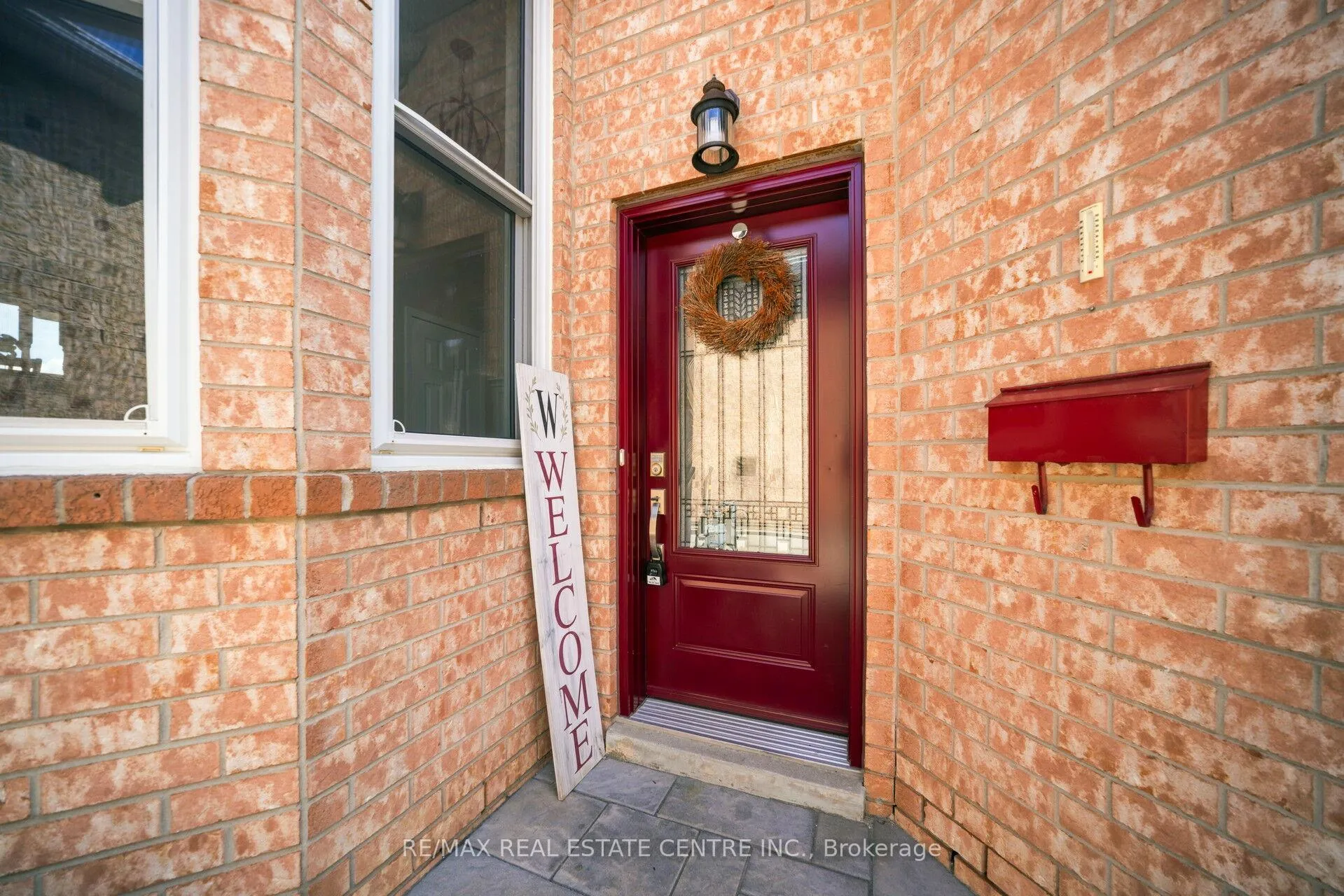 Photo 6 of 19 Silkwood Crescent, Brampton, Brampton West — HOMEH