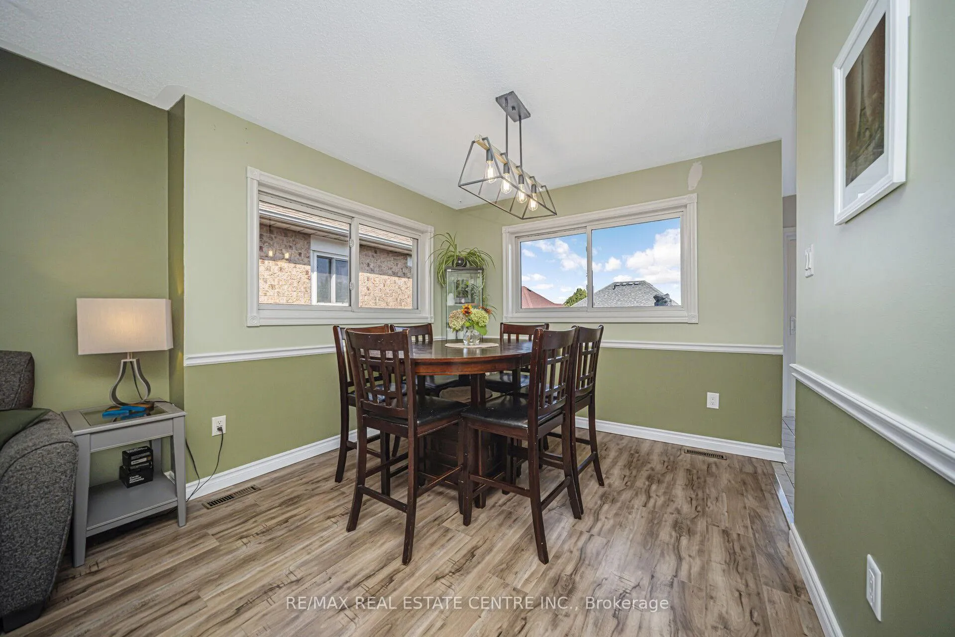 Photo 10 of 19 Silkwood Crescent, Brampton, Brampton West — HOMEH