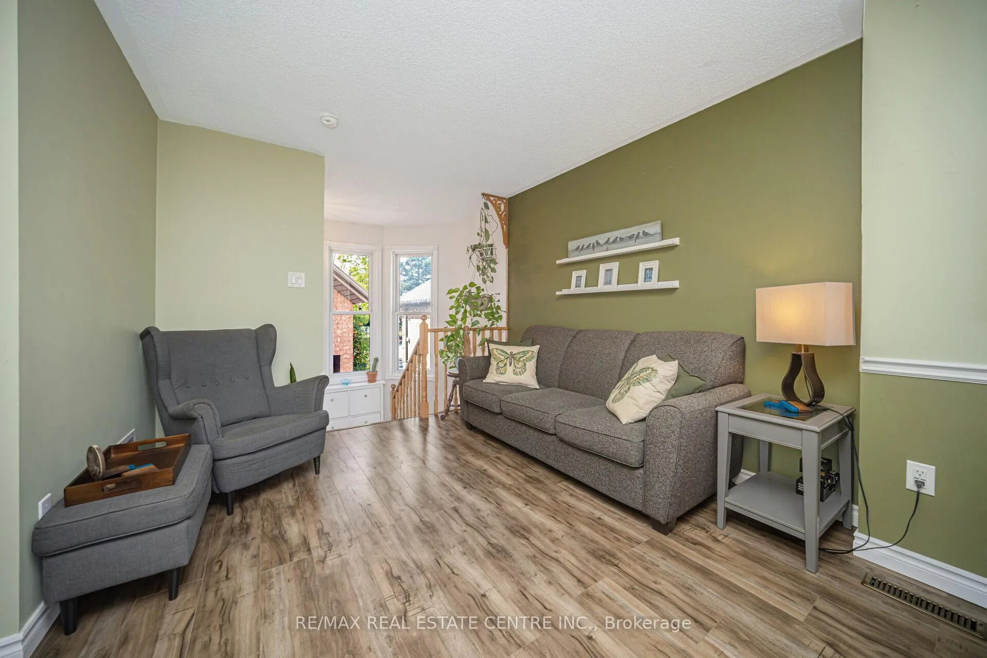 Photo 11 of 19 Silkwood Crescent, Brampton, Brampton West — HOMEH