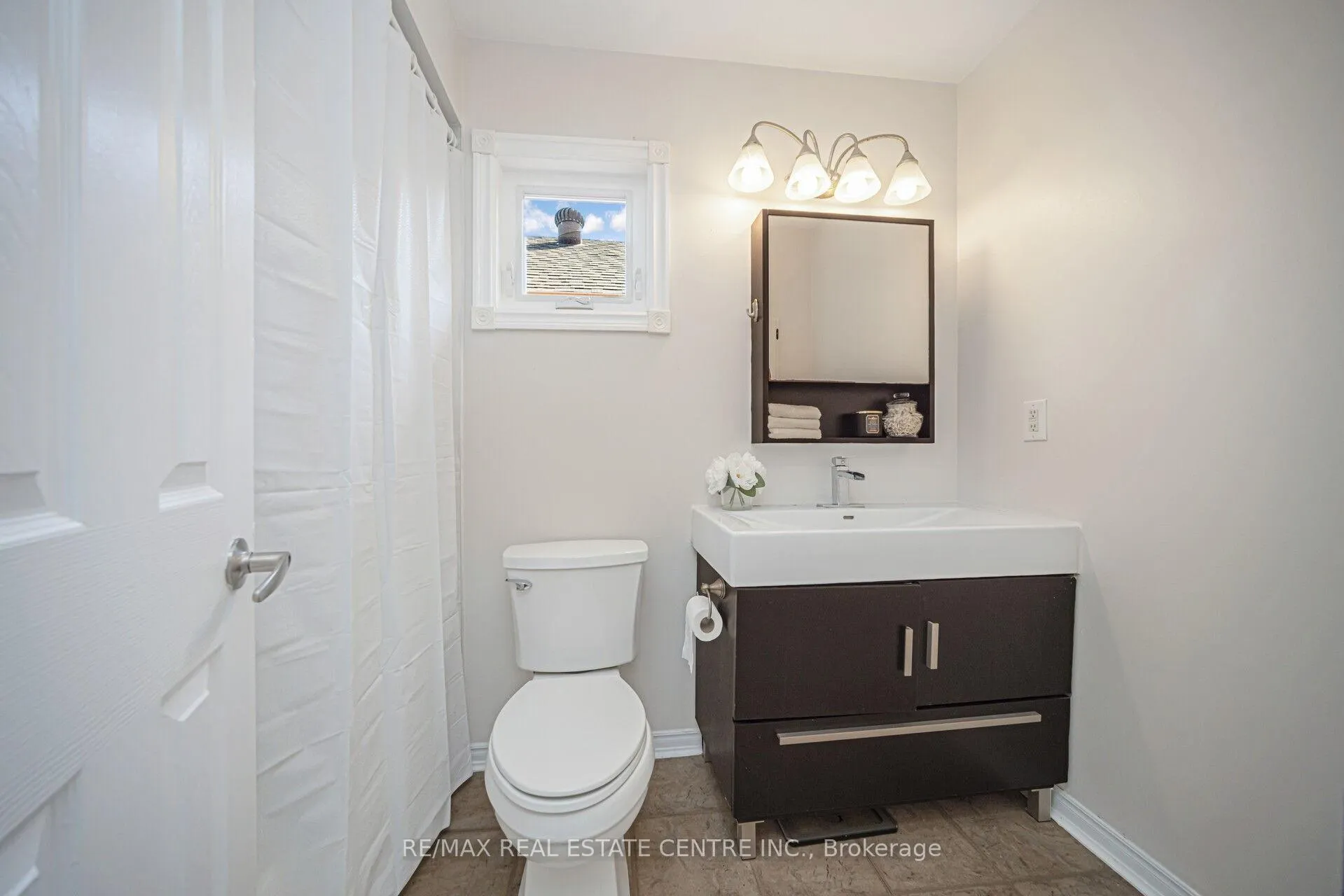 Photo 22 of 19 Silkwood Crescent, Brampton, Brampton West — HOMEH