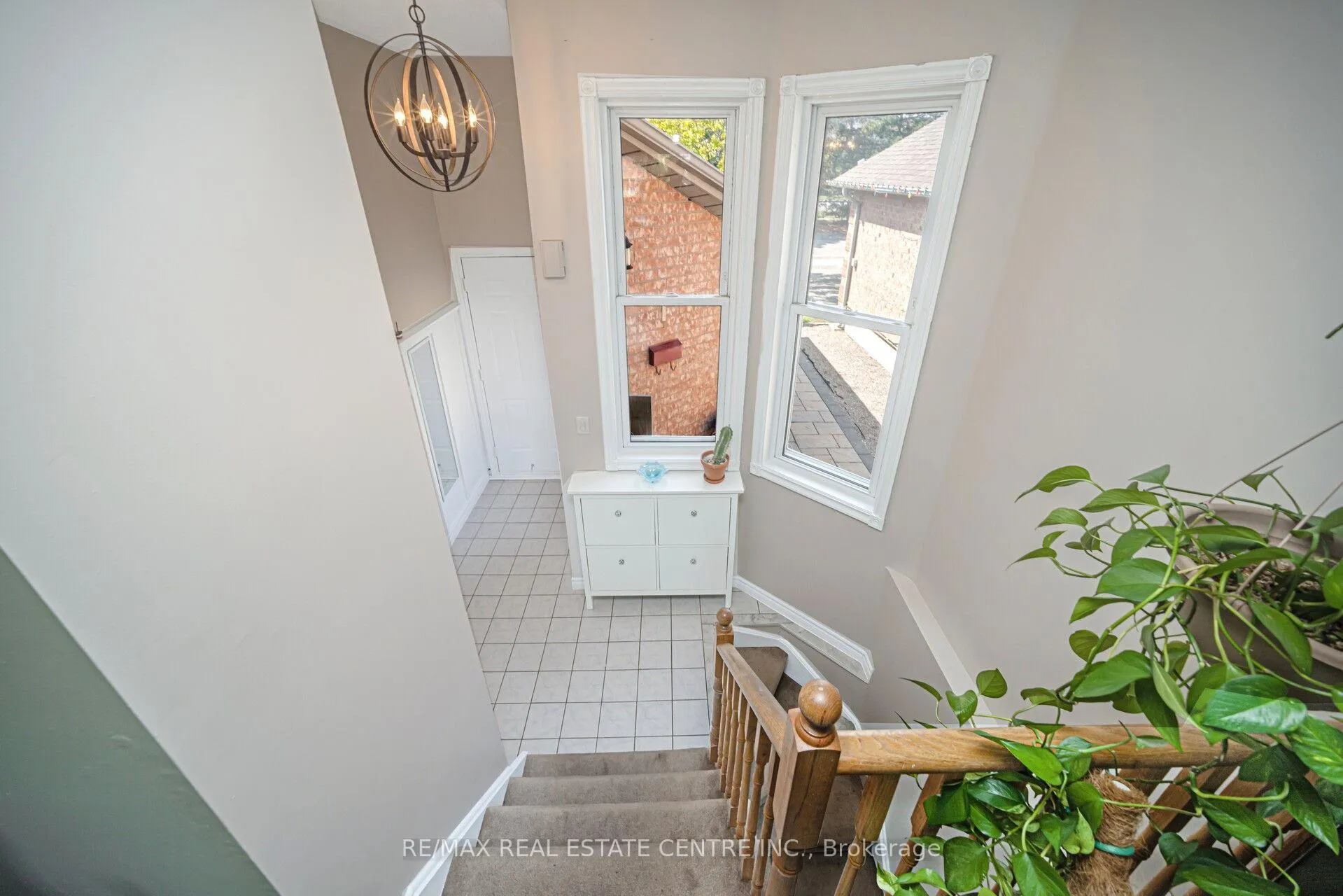 Photo 23 of 19 Silkwood Crescent, Brampton, Brampton West — HOMEH