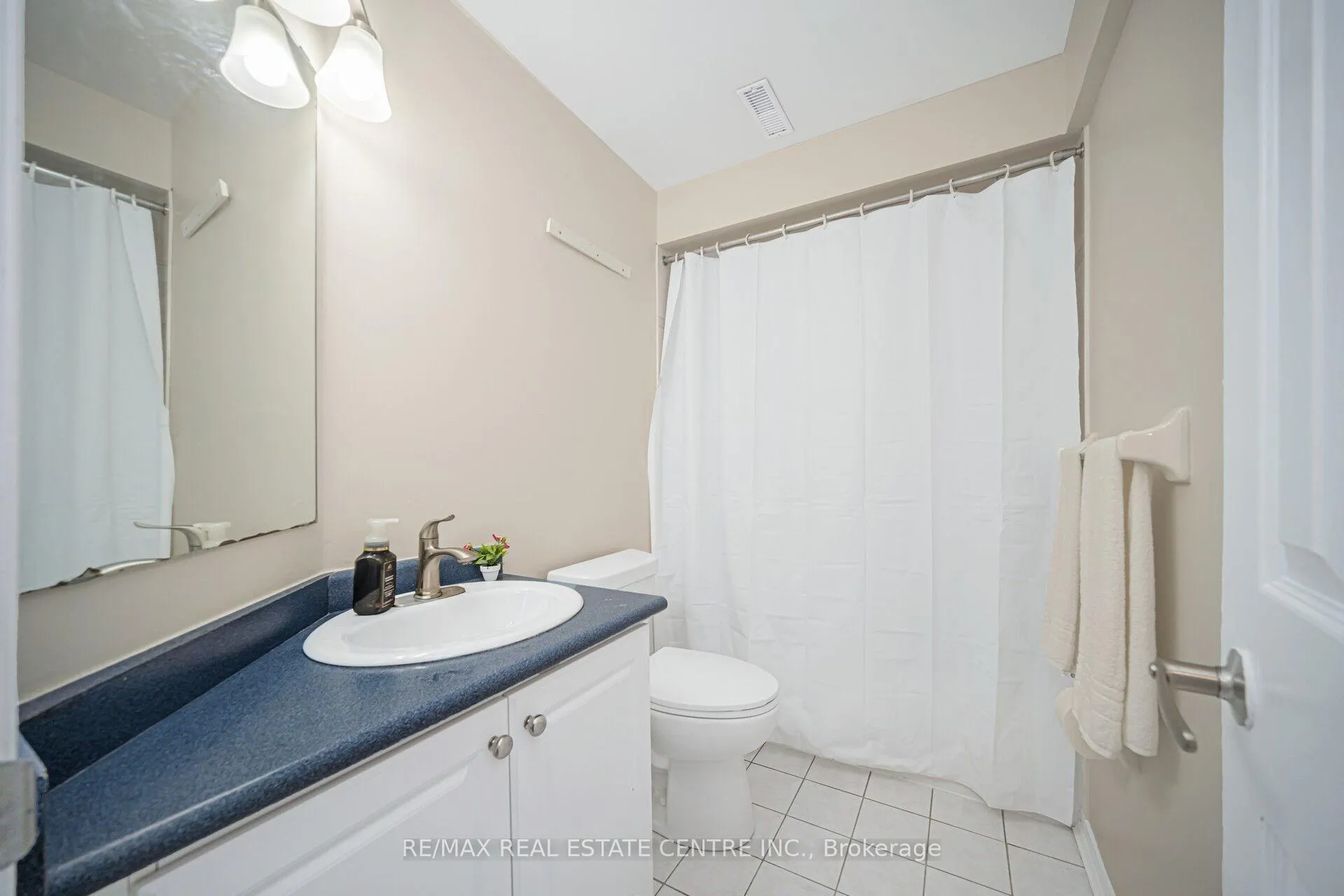 Photo 32 of 19 Silkwood Crescent, Brampton, Brampton West — HOMEH