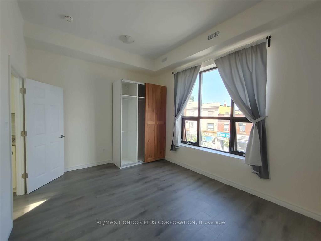 Front of Unit 3A, 725 Danforth Avenue