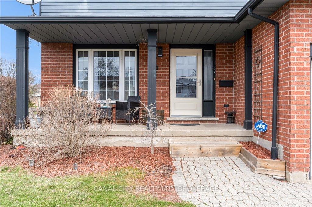 Photo 2 of 20 Capri Street, Thorold, Confederation Heights — HOMEH