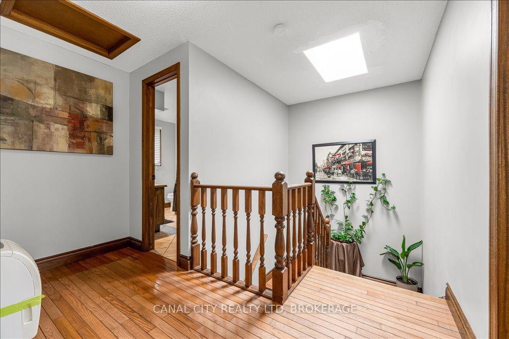 Photo 23 of 20 Capri Street, Thorold, Confederation Heights — HOMEH