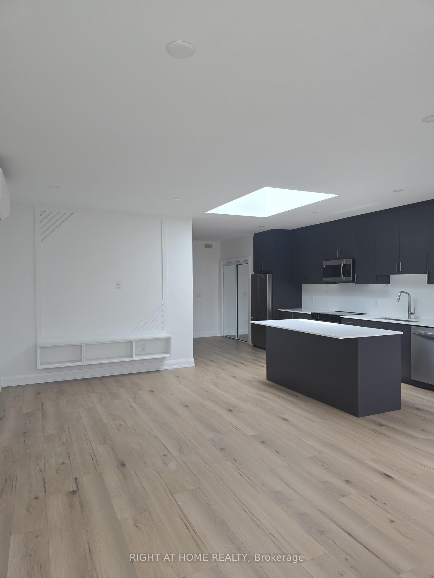 Photo 4 of Unit 3, 696 Winona Drive, Toronto, Oakwood Village — HOMEH