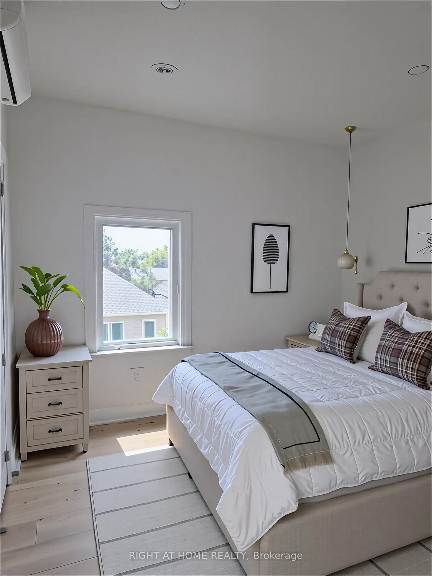 Photo 9 of Unit 3, 696 Winona Drive, Toronto, Oakwood Village — HOMEH